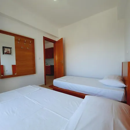 Amarildo Hotel Himare Exterior photo