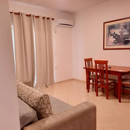 Amarildo Hotel Himare Exterior photo